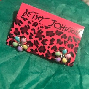 Flower studs
